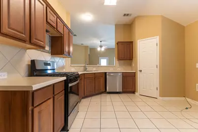105 Remington Run, Bastrop, TX 78602 - Photo 6