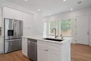 2004 Maxwell Ln, Austin, TX 78741 - Photo 10
