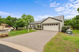 521 Lucy Ln, Horseshoe Bay, TX 78657 - Photo 4