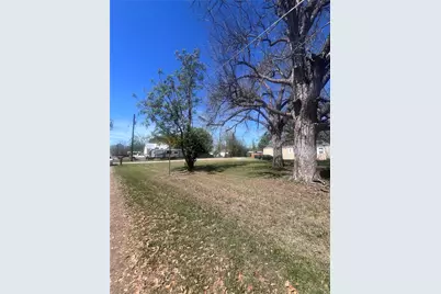 Tbd SE 2nd Street, Smithville, TX 78957 - Photo 2