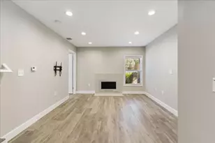 935 La Posada Dr, Austin, TX 78752 - Photo 12