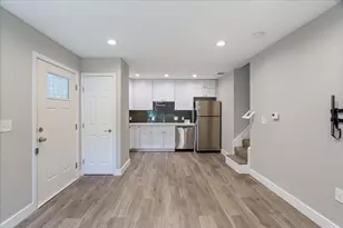 935 La Posada Dr, Austin, TX 78752 - Photo 4