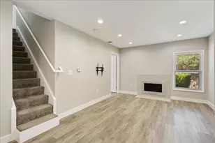 935 La Posada Dr, Austin, TX 78752 - Photo 10