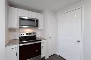 12215 Hunters Chase Dr, Austin, TX 78729 - Photo 10