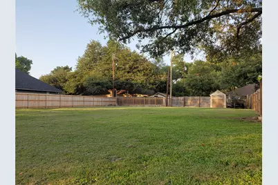 2200 Lark Lane, Taylor, TX 76574 - Photo 1