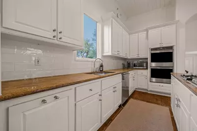 2703 McCullough Street, Austin, TX 78703 - Photo 16