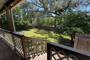 1003 W Bluebonnet Dr, San Marcos, TX 78666 - Photo 12