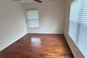 1003 W Bluebonnet Dr, San Marcos, TX 78666 - Photo 4
