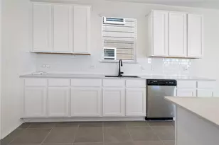 18501 Spotted Eagle Ln, Elgin, TX 78621 - Photo 10