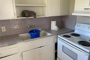 1035 Haynes St, San Marcos, TX 78666 - Photo 4