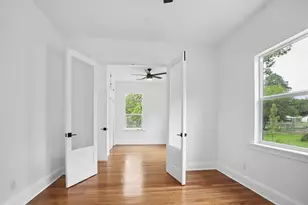 306 Rivers St, Smithville, TX 78957 - Photo 18