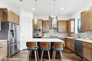 221 Adams St, Georgetown, TX 78628 - Photo 2