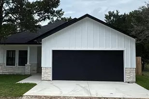 889 S Leon, Giddings, TX 78942 - Photo 1