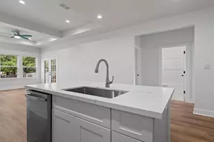 889 S Leon, Giddings, TX 78942 - Photo 6