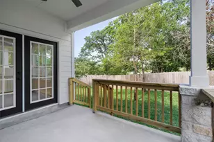 889 S Leon, Giddings, TX 78942 - Photo 18