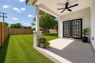 889 S Leon, Giddings, TX 78942 - Photo 28