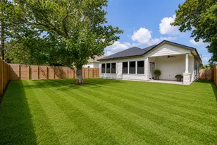 889 S Leon, Giddings, TX 78942 - Photo 30