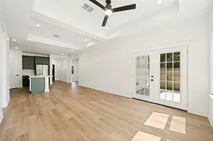 889 S Leon, Giddings, TX 78942 - Photo 6