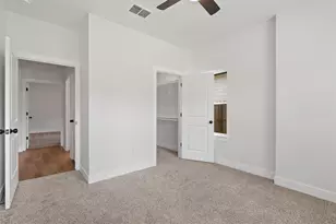 889 S Leon, Giddings, TX 78942 - Photo 12