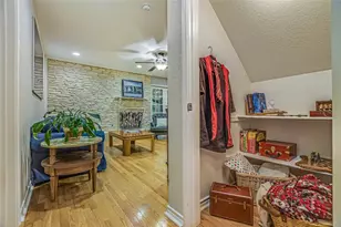 7615 Rockpoint Dr, Austin, TX 78731 - Photo 16