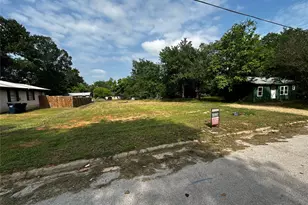 710 Scarbrough St, Rockdale, TX 76567 - Photo 1