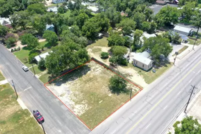 611 N Llano Street, Fredericksburg, TX 78624 - Photo 2