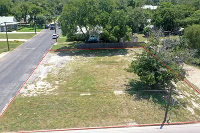 611 N Llano Street, Fredericksburg, TX 78624 - Photo 16