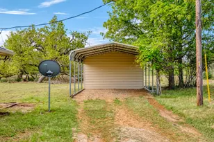 185 E Broken Tree Ln, Smithville, TX 78957 - Photo 6