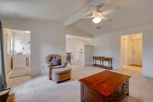 185 E Broken Tree Ln, Smithville, TX 78957 - Photo 10