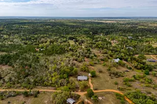 185 E Broken Tree Ln, Smithville, TX 78957 - Photo 1