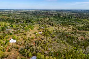 185 E Broken Tree Ln, Smithville, TX 78957 - Photo 36
