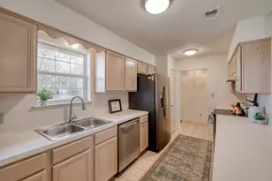 185 E Broken Tree Ln, Smithville, TX 78957 - Photo 14