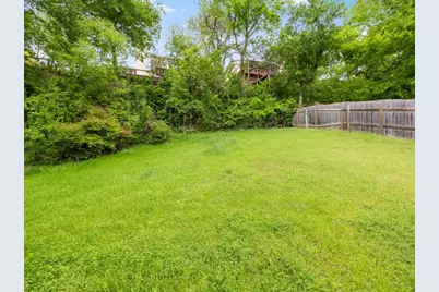 9305 Rolling Oaks Trail, Austin, TX 78750 - Photo 32