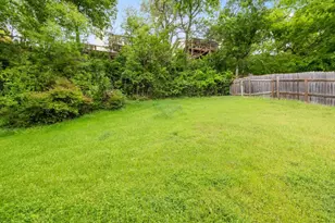 9305 Rolling Oaks Trail, Austin, TX 78750 - Photo 32