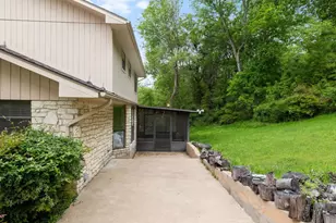 9305 Rolling Oaks Trail, Austin, TX 78750 - Photo 30