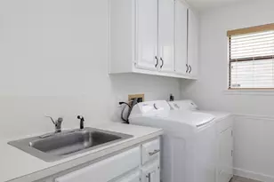 9305 Rolling Oaks Trail, Austin, TX 78750 - Photo 26