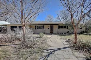 1607 S Elm St, Georgetown, TX 78626 - Photo 2