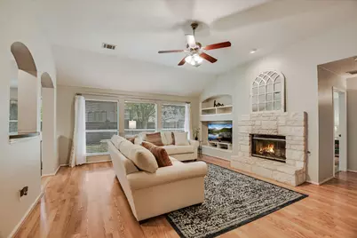 1515 Laurel Oak Loop, Round Rock, TX 78665 - Photo 2