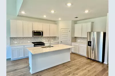 204 Coopers Hawk Crest, Cedar Creek, TX 78612 - Photo 2