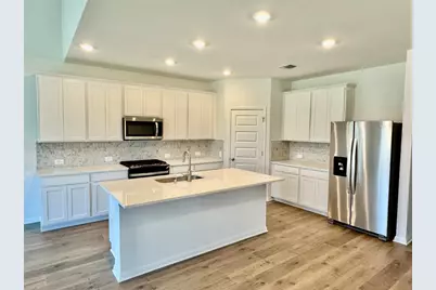 204 Coopers Hawk Crest, Cedar Creek, TX 78612 - Photo 2