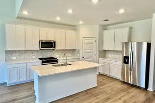 204 Coopers Hawk Crst, Cedar Creek, TX 78612 - Photo 2