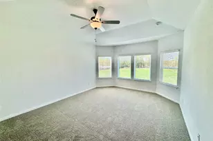 204 Coopers Hawk Crst, Cedar Creek, TX 78612 - Photo 4