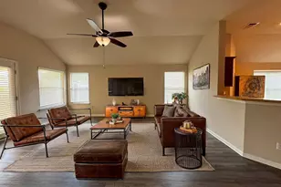 285 Amber Ash Dr, Kyle, TX 78640 - Photo 8