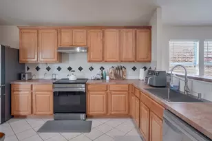 2724 Kickapoo Cavern Dr, Pflugerville, TX 78660 - Photo 10