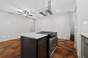 2204 E 13th St, Austin, TX 78702 - Photo 12