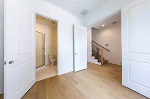 1201 Shore District Dr, Austin, TX 78741 - Photo 6