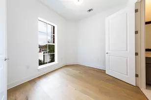 1201 Shore District Dr, Austin, TX 78741 - Photo 6