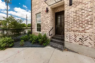 1201 Shore District Dr, Austin, TX 78741 - Photo 4