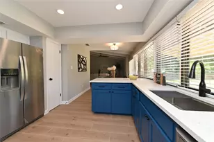 6430 Bridgewater Dr, Austin, TX 78723 - Photo 10