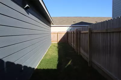 205 Marty Allen Loop, Jarrell, TX 76537 - Photo 20